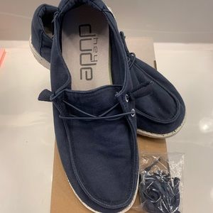 Navy Hey Dude size 8